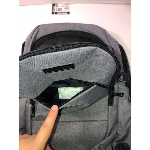 Tzowla Backpack with laptop divider, lock, and charging - Picture 10 of 10